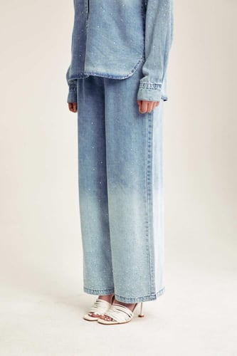 بنطلون دنيم بتفاصيل لامعة