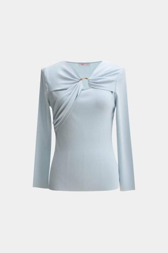 بلوزة مزينة بعقدة