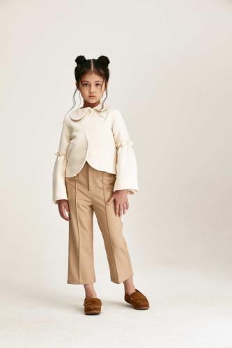 بنطلون بقصة مستقيمة