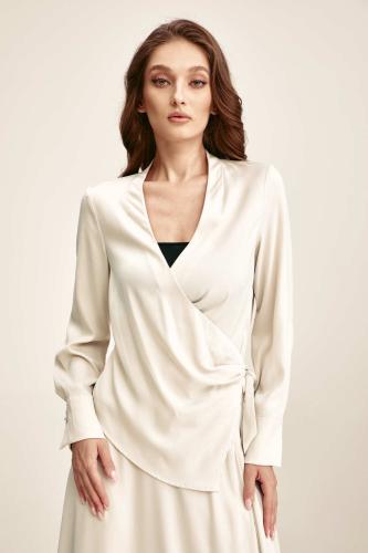 بلوزة لف برباط جانبي