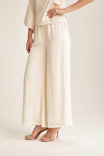 بنطلون مبطن بتفاصيل دانتيل