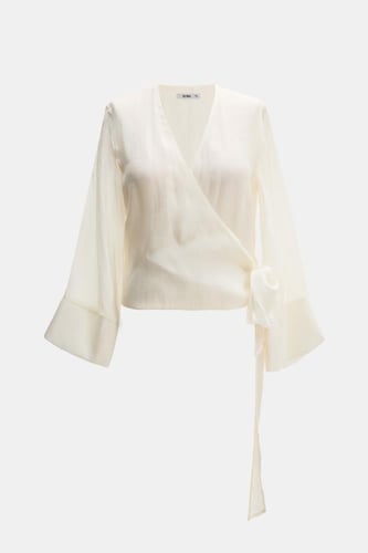 بلوزة بنمط لف