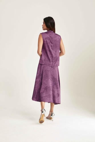 تنورة بقصة كلوش