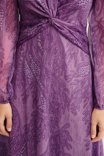 فستان مطبع مزبن بعقدة