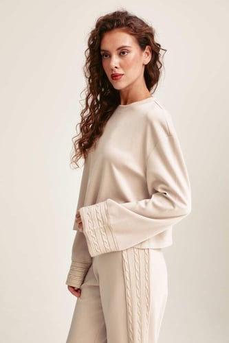 بلوزة واسعة بقصة فضفاضة