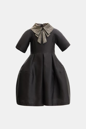 فستان تفتا بياقة فيونكة