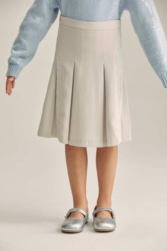 تنورة مزينة بكسرات