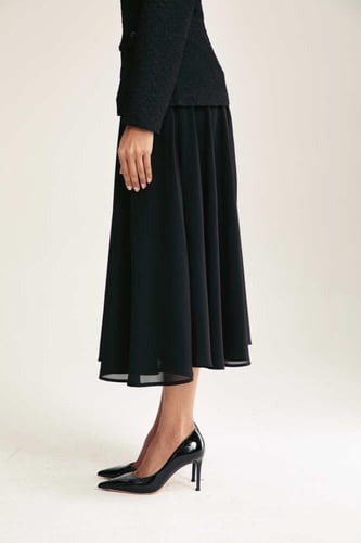 تنورة ميدي بقصة كلوش