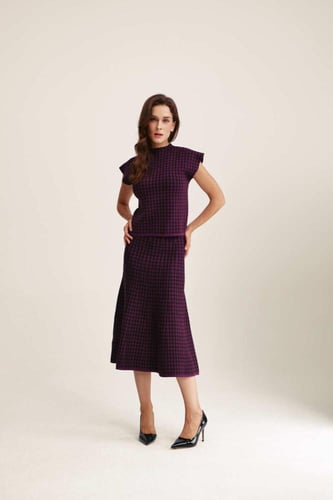 تنورة ميدي بنقوش هندسية