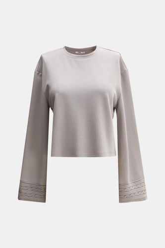 بلوزة واسعة بقصة فضفاضة