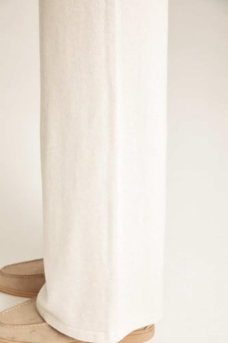 بنطلون واسع بخصر مطاطي