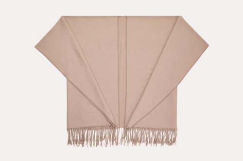 وشاح كتف مزبن بالشراشيب