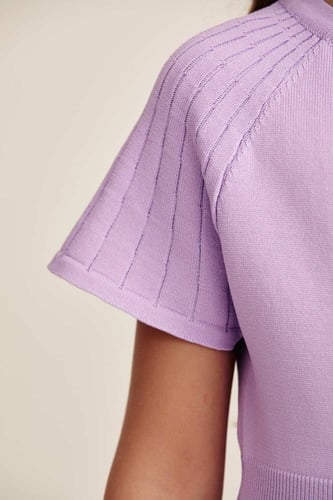 فستان بأكمام قصيرة