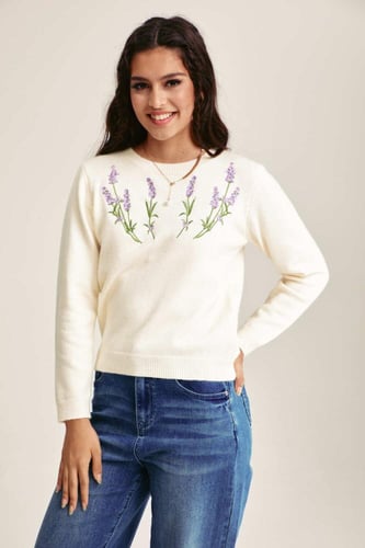 كنزة مطرزة بالزهور