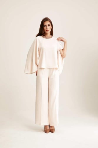 بنطلون بأرجل واسعة