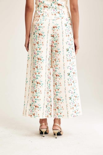 بنطلون مورد بأرجل واسعة