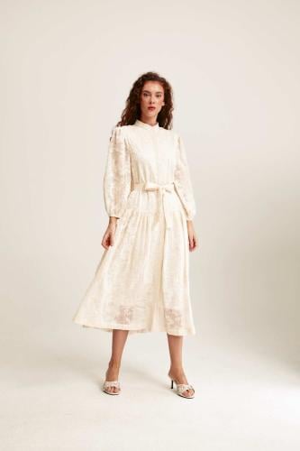 فستان مٌطرر بالورود بتفاصيل ترتر