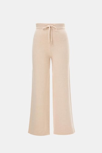 بنطلون بقصة أرجل واسعة