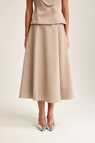 تنورة ميدي بقصة كلوش