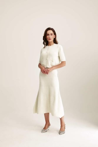 جاكيت محبوك مزين بجيوب