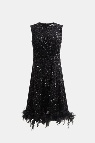 فستان ترتر بحواف ريش