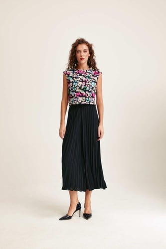 بلوزة ترتر بلا أكمام