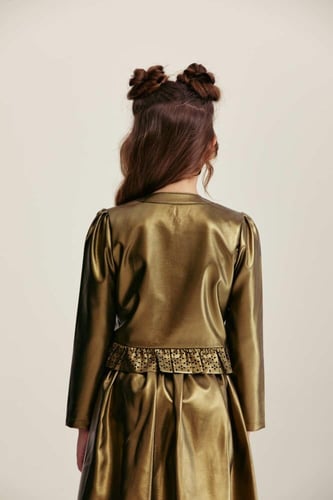 جاكيت لامع بحواف كشكش