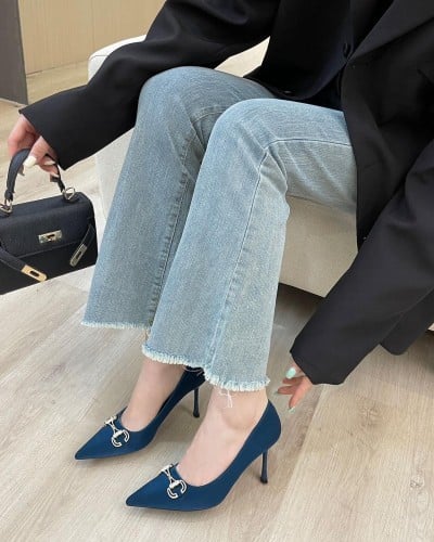 ‎ حذاء نسائي بكعب أنيق بلون أزرق