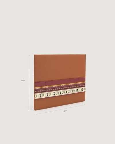 شنط باوتش آن بروح الثراث بلون بني