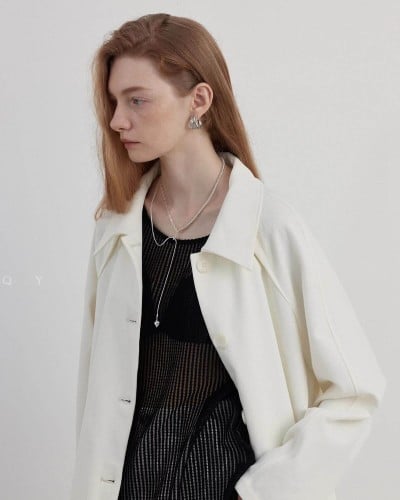 ‎ كوت نسائي الفي اند كو باللون الأبيض