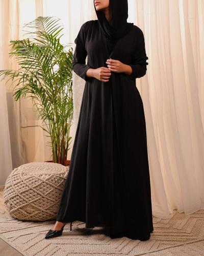 ‎ عباية نسائية آن بتصميم أنيق بلون أسود