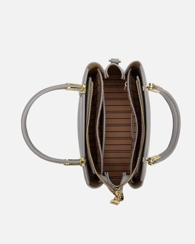  شنطة نسائية الفي اند كو من الجلد باللون الرمادي