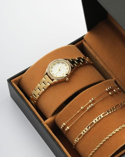 هدية نسائية الفي اند كو ساعة واساور بتصميم مميز