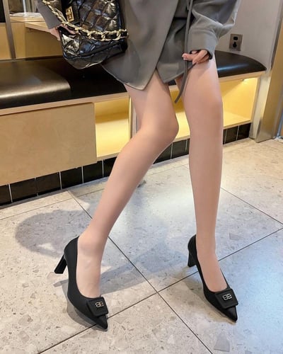 ‎ حذاء نسائي بكعب كلاسيك بلون أسود