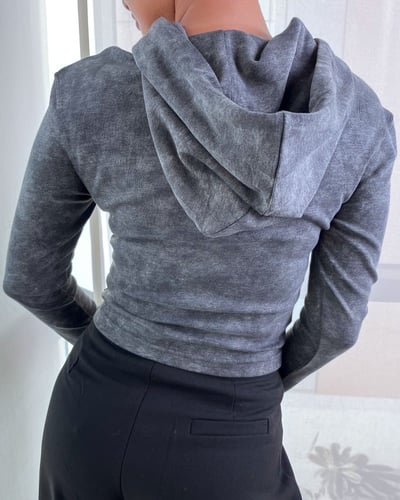 ‎ هودي نسائي الفي اند كو عصري باللون الرمادي