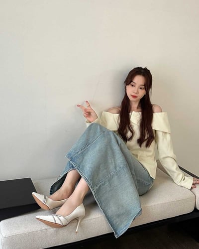 ‎ حذاء نسائي بكعب عالي باللون الأبيض