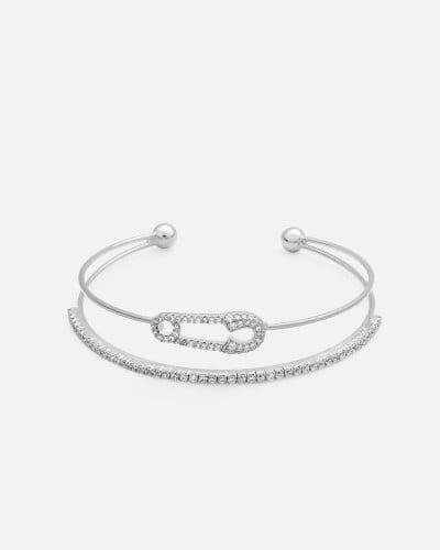 ‎ اسوارة نسائية بتصميم جذاب بلون فضي