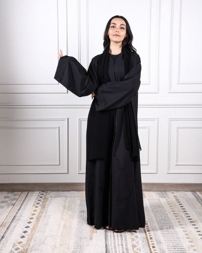 ‎ عباية نسائية زايروس بتصميم أنيق أسود