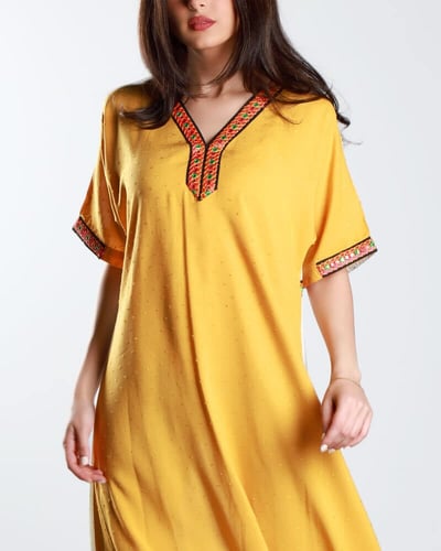 جلابيه نسائية الفي اند كو باللون الأصفر والأبيض