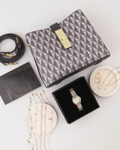 هدية نسائية إمزوري شنطة وساعة واكسسوارات