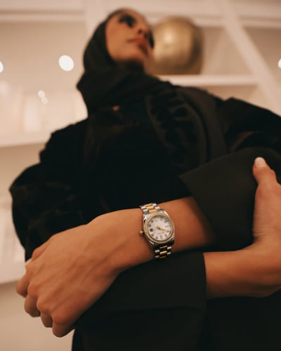 ساعة نسائية ستيل فضي وذهبي الفي اند كو