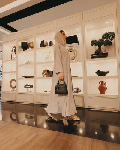 شنطة نسائية الفي اند كو باللون الأسود