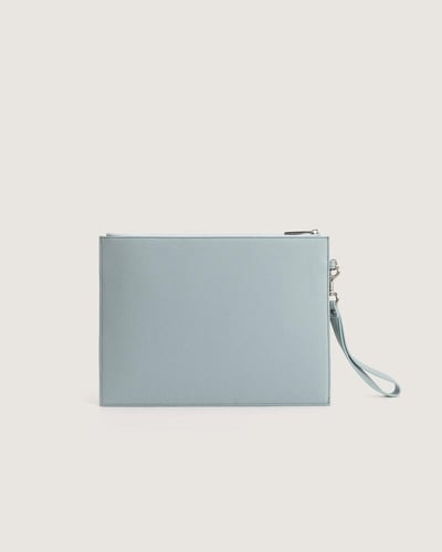 شنط باوتش آن تعبر عن هويتك بلون أزرق