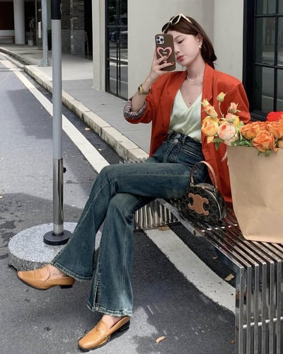 ‎ بنطلون جينز نسائي الفي اند كو بلون أزرق