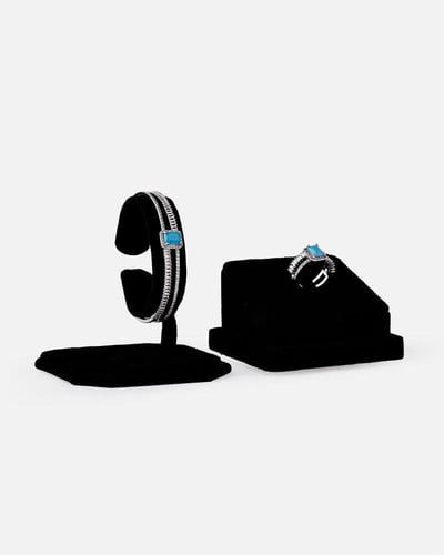 ‎ طقم نسائي جذاب بلون فضي