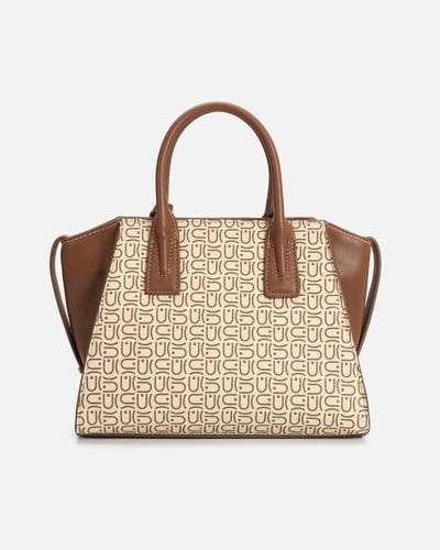 شنطة نسائية من الجلد باللون البني