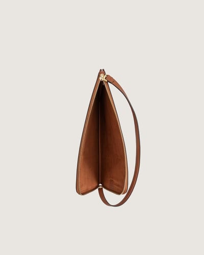 شنط باوتش آن للجنسين من الجلد بلون بني