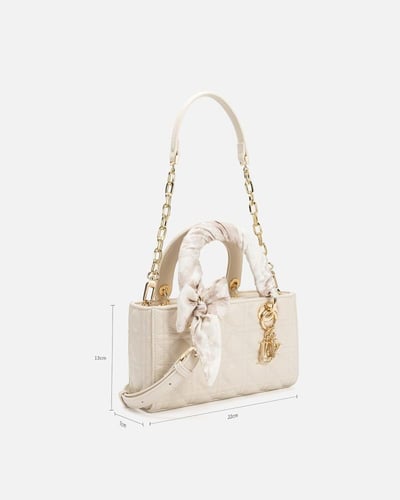 شنطة نسائية الفي اند كو بجلد بارز بلون بيج