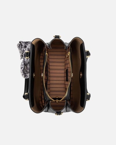 شنطة نسائية الفي اند كو باللون الأسود