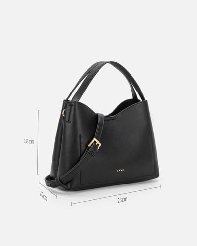 شنطة نسائية من الجلد بتصميم مميز بلون أسود